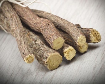Whole Licorice Root - Licorice Sticks 7 inches  - Licorice Chew Sticks .  4 oz