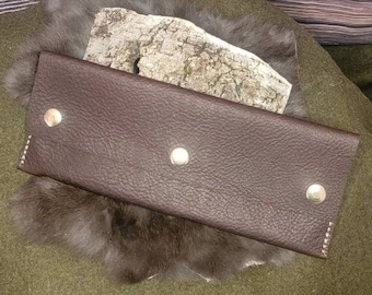 Handcrafted Oil-Tanned Leather Pipe & Tobacco Pouch — Solid Brass Snaps, 10″ W × 4″ H, Artificial Sinew Stitching