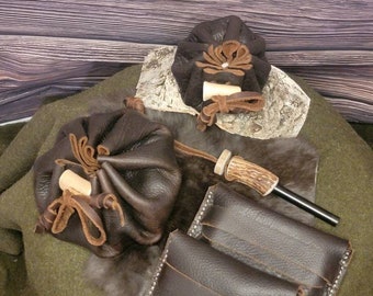 Kit de fuego con fundas de cuero curtido al aceite. Juego de iniciadores de fuego de 15 cm y 10 cm. Kit de bushcraft con pedernal, varilla de ferrocerio y yesca. Regalo rústico de supervivencia.