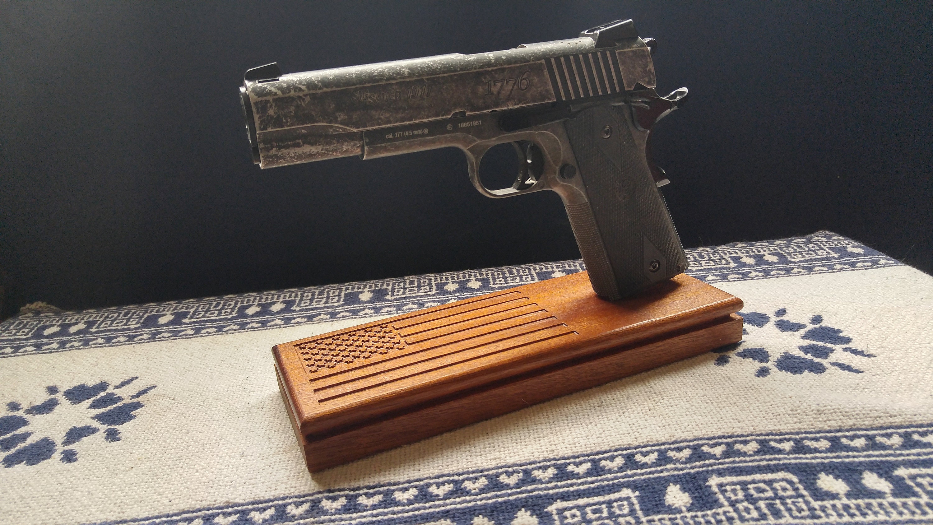 Colt 1911 Pistol Display Stand – Polymer, Made In USA-775887