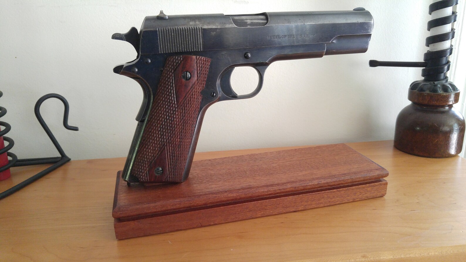 1911 Pistol Display Stand with Magazine Storage Compartment Etsy