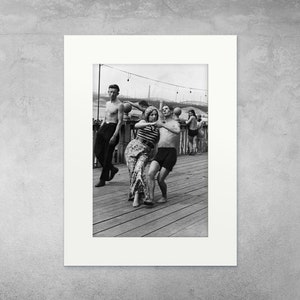 Photo Print with Passe-Partout; Dancing couple