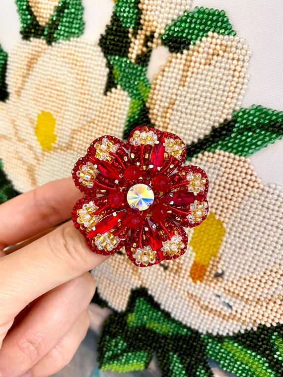 RED FLOWER, Handmade Brooch Pin, Swarovski Crystal, Beaded 