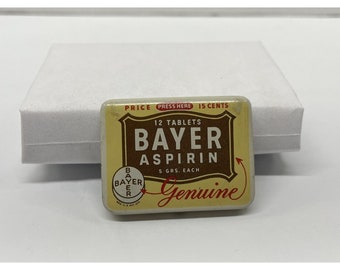 Vintage Advertising Bayer Aspirin 12 Tablet 15 Cent Tin. Empty -Tin Collectible!