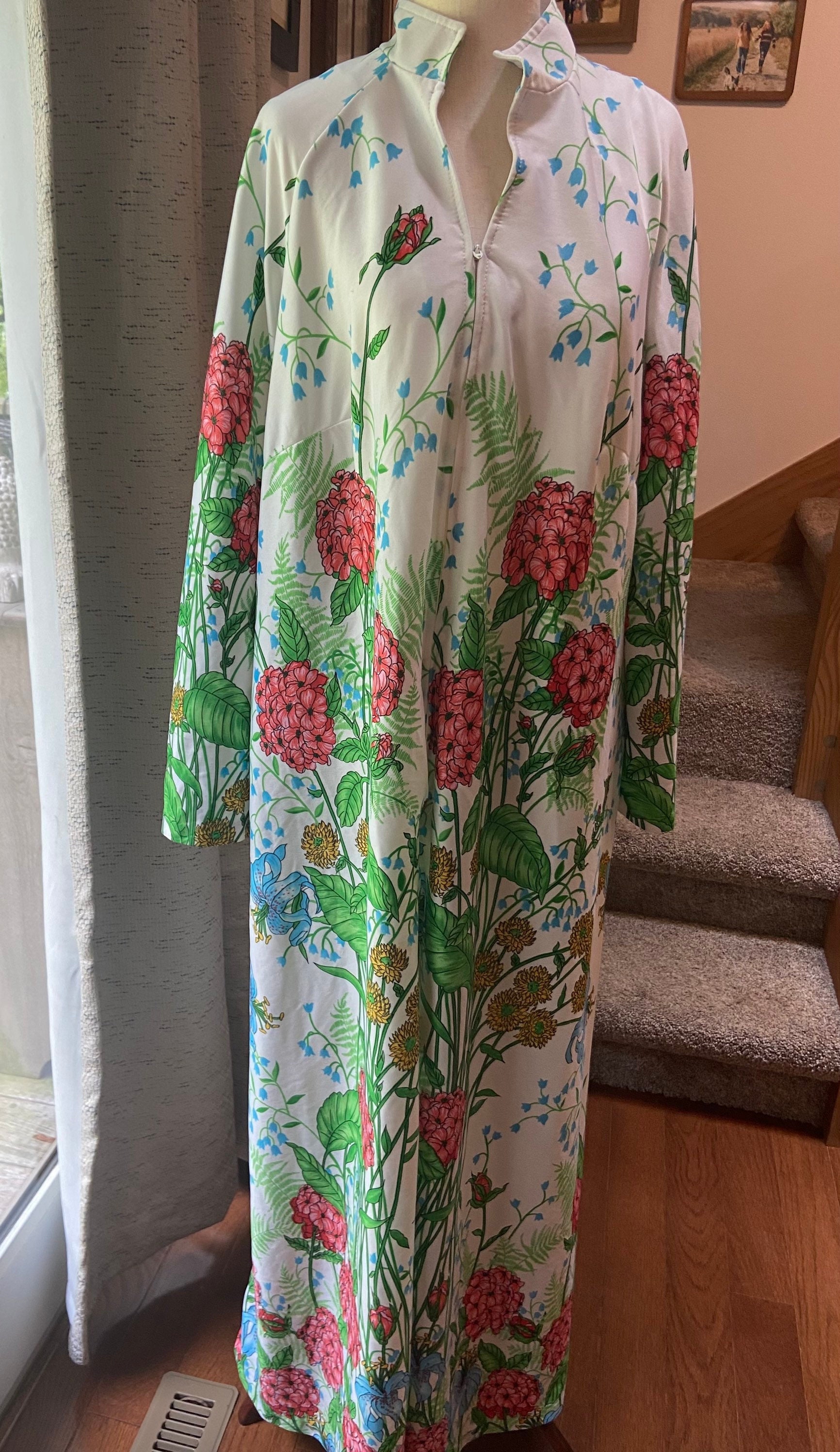 1960's Floral Montgomery Ward Housecoat