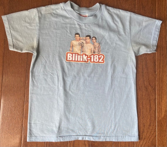 Tom DeLonge Merch Gift - Tom DeLonge Vintage Shirt Retro 90s Sweater Homage  Tshirt Fan Tees - Bluefink