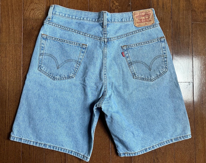 Vintage Levi’s 550 Denim Shorts 34 Relaxed Fit 90s Summer Medium Wash