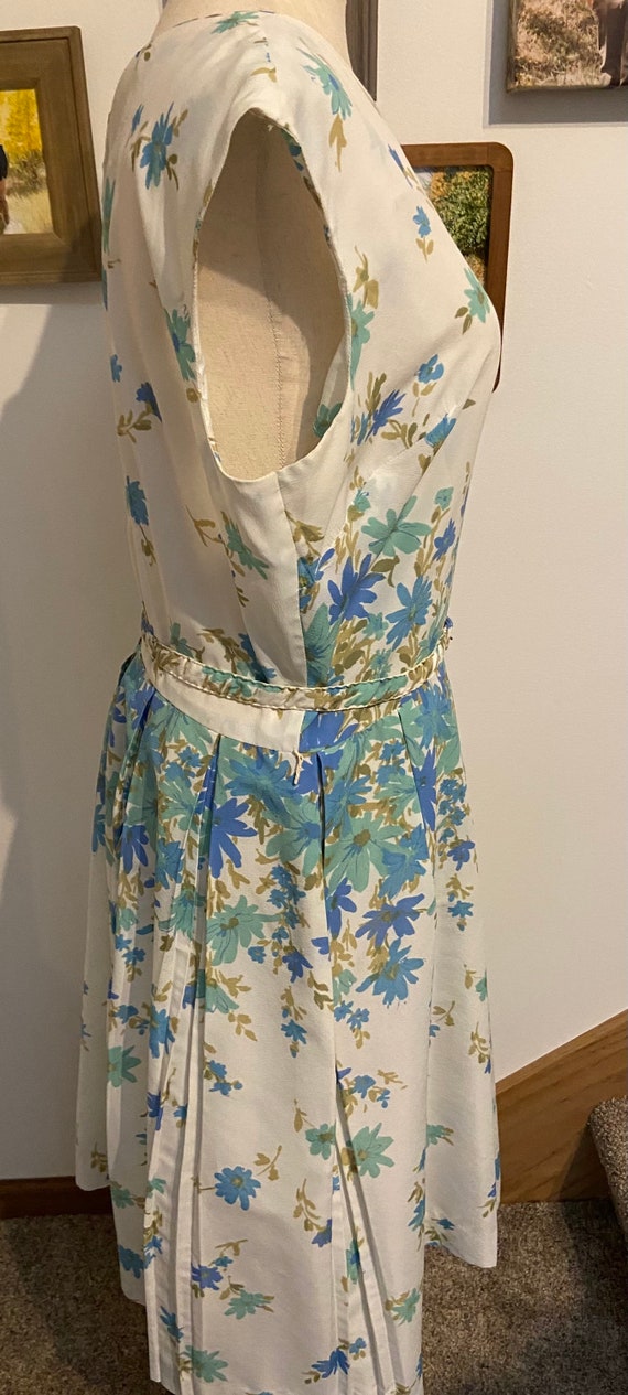 1960's Spring Floral Dress - image 4