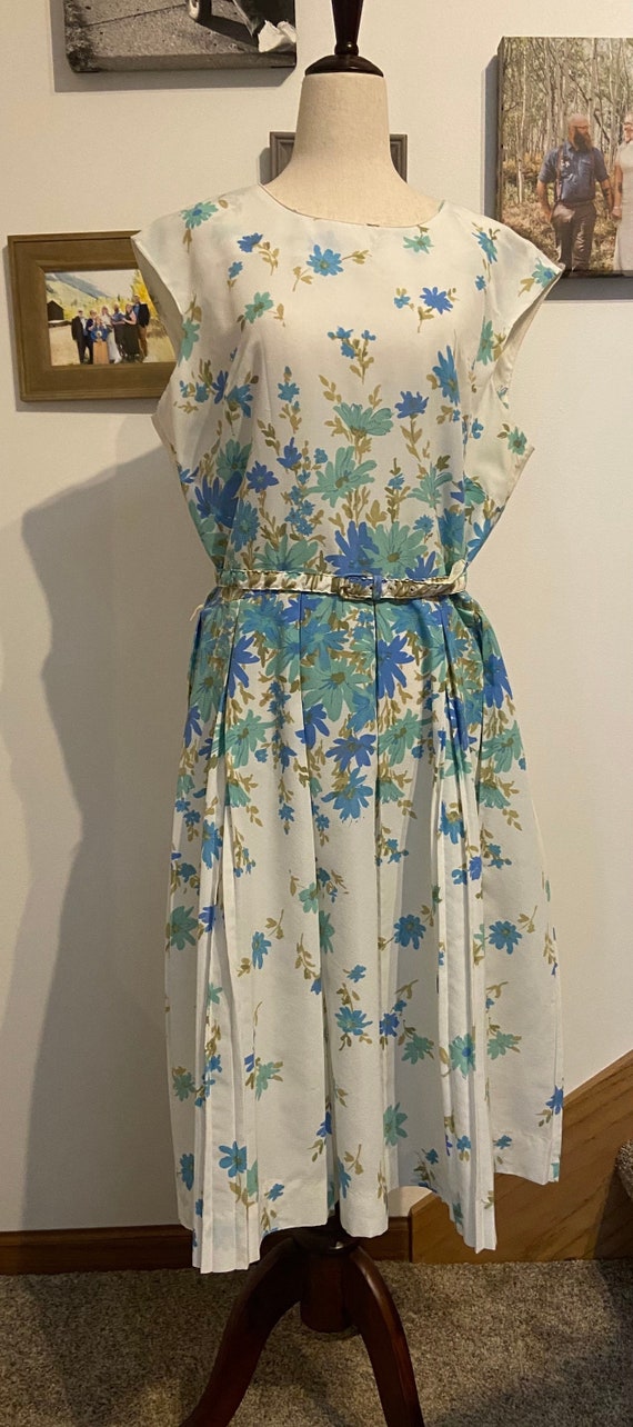 1960's Spring Floral Dress