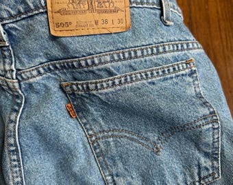 Vintage Levi’s 505 Denim Jeans Light Wash Straight Leg W38 L30