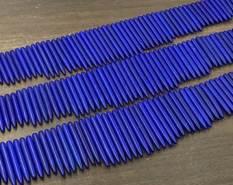 Dunkel blau gefärbt Türkis Punkt Anhänger lange Spikes Punkt Perlen absolvierte blau Howlith Türkis Perlen Halskette 18 Zoll