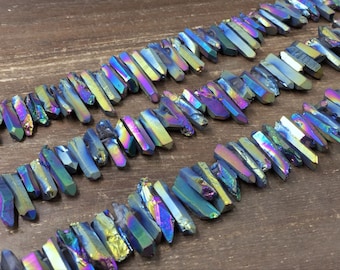 Kleine Regenbogen-Quarz-Spitze, dass mystische Titanium Quartz Crystal Matte Quarz zeigt zeigt Stick Perlen obere gebohrte rohe grobe Perlen X 4-7mmx14-30 mm