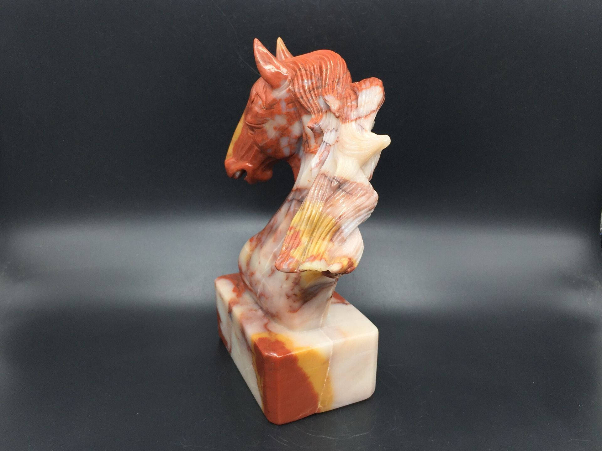 ヴィンテージ 馬の彫刻 リアルな馬の胸像 瑪瑙石彫刻 馬の頭の彫刻