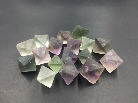 6pcs Fluorite Octahedron Crystal Fluorite Quartz Crystal Nugget Loose Green  Fluorite Gemstone Supplies Mineral Specimens Random 6pieces Set