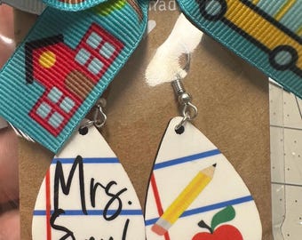 Pendientes personalizados de agradecimiento a los maestros. Personalízalos. Hechos a pedido. Regalos para educadores, administración docente, regalos de agradecimiento con monograma.