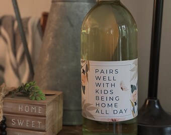 Ideal para niños que pasan el día en casa, ama de casa, regalo de supervivencia de verano, vacaciones de verano, etiqueta de vino, pegatina de descarga, etiqueta instantánea para botella