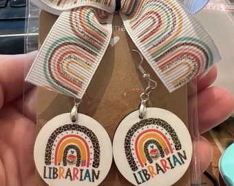 Pendientes de apreciación bibliotecaria. Regalos para educadores escolares para profesores, personal administrativo y escolar. Amantes de los libros. gracias regalos