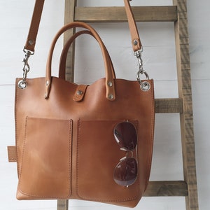 Cognac braune Leder Handtasche / Crossbodytasche Damen, 38 cm x 27 cm, kurze Henkel, langer Gurt, festes Naturleder, minimalistischer Style!