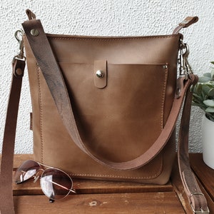 Umhängetasche Leder braun handgemacht Damen, Leder Schultertasche, Crossbodytasche, Größe M, 2 Tragegurte wählbar, hochwertiges Rindleder!