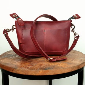 Kleine leren schoudertas rood voor dames, leren crossbody tas, lange schouderband, hoogwaardig duurzaam leer afbeelding 1