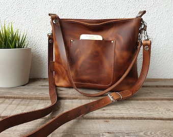 Leather crossbody purse cognac brown women with zipper, shoulderbag, 11" w, 9" h, 4" d, 2 strap options, strong cow leather, minimalistic!