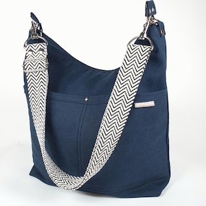 Axelväska i canvas, mörkblå, för kvinnor, robust, slitstark bucket bag, handgjord, canvasväska, tygväska, mellanstorlek!