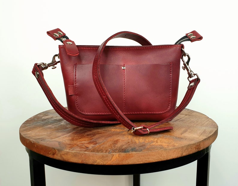 Kleine leren schoudertas rood voor dames, leren crossbody tas, lange schouderband, hoogwaardig duurzaam leer afbeelding 1