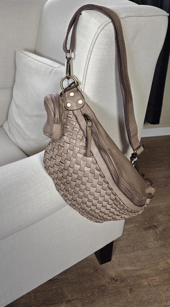 Italienische Leder Bauchtasche handgefertigt taupe, weiches geflochtenes Echtleder, Umhängetasche für Frauen, verstellbarer Gurt!