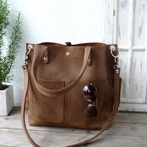 Large brown leather tote bag women, leather handbag with shoulder handles and crossbody strap, sturdy distressed leather, Emma Fp brown image 3
