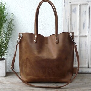 Large brown leather tote bag women, leather handbag with shoulder handles and crossbody strap, sturdy distressed leather, Emma Fp brown image 2