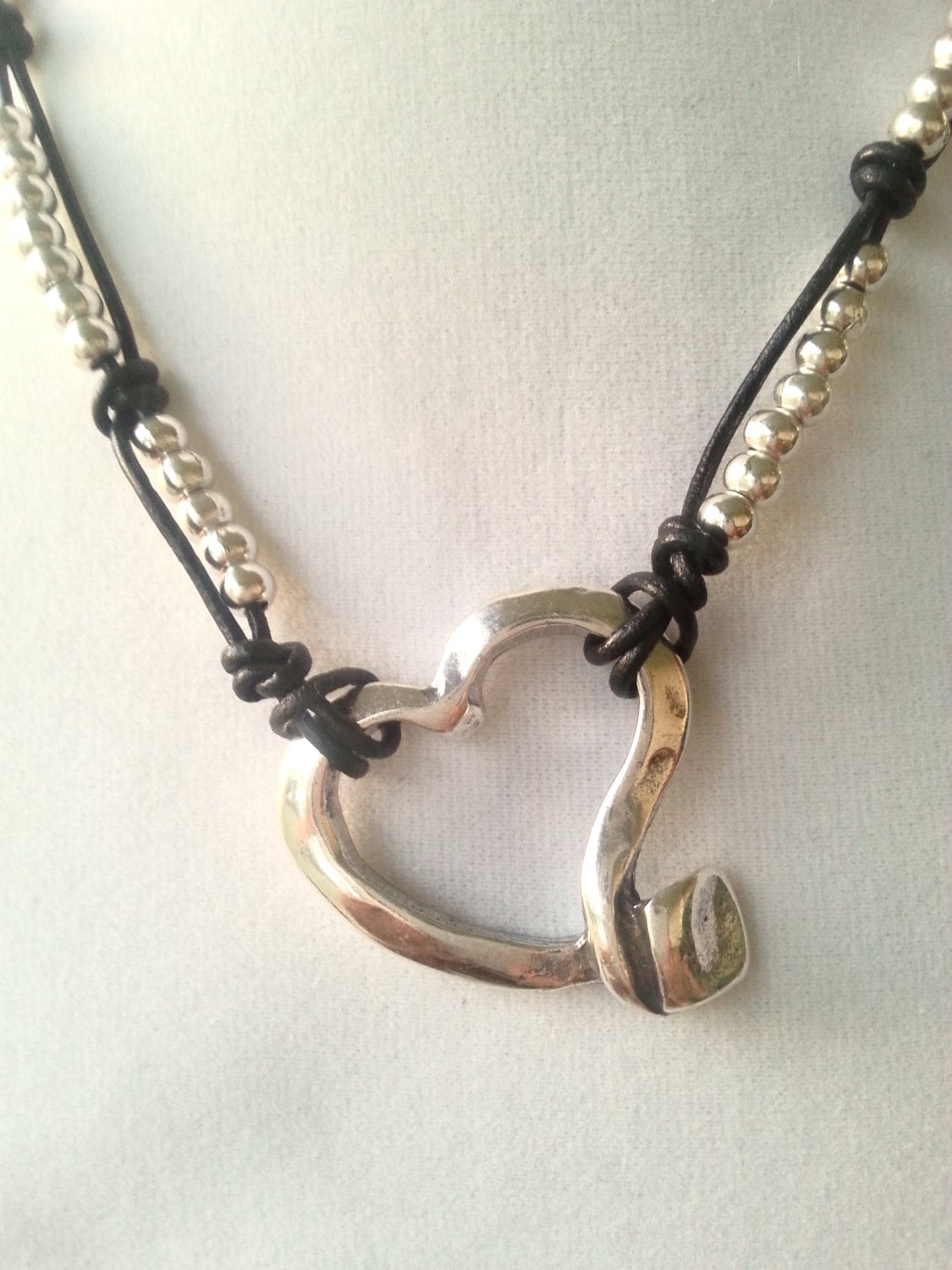 ネックレス・ペンダント Numbering Wavy Heart Leather Cord Necklace #5766 5BNY861 511+v0e+CGL._AC_SL1100_.jpg