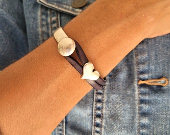 Leder Manschette Armband, Versilbertes Herz, Boho Zamak Schmuck