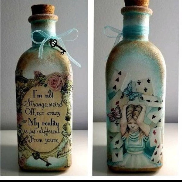 Alice in wonderland bottle. Drink me bottle. Alice in wonderland decor. Alice in wonderland gift. Mad Hatters tea party. Bottle centrpiece