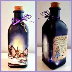 Alice in wonderland light up bottle. Drink me bottle. Alice in wonderland decor. Alice in wonderland gift. Mad Hatters tea party.