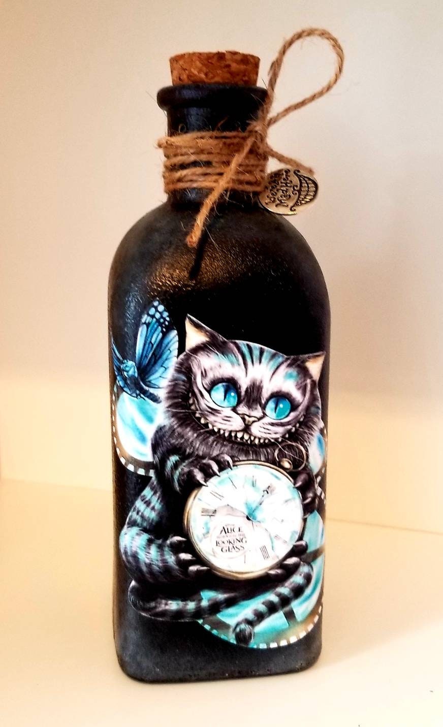 Alice in wonderland bottle. Drink me bottle. Alice in Etsy Alice in wonderland bottle. Drink me bottle. Alice in Etsy