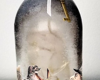 Alice in wonderland light up bottle. Drink me bottle. Alice in wonderland decor. Alice in wonderland gift. Mad Hatters tea party.