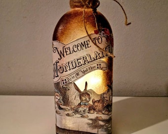 Alice in wonderland light up bottle. Drink me bottle. Alice in wonderland decor. Alice in wonderland gift. Curiosity drops