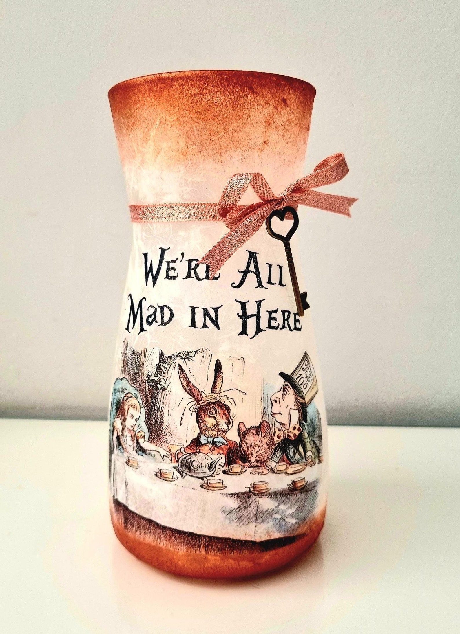 Alice in Wonderland Vase: Vintage Style Botanical Decor