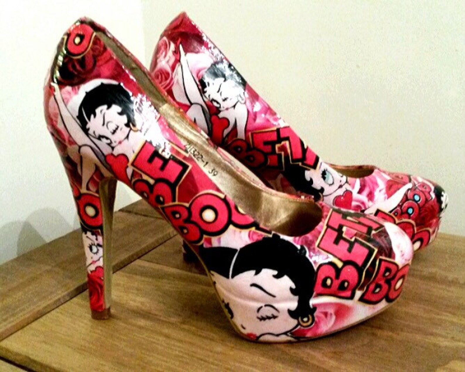 betty boop tennis shoes