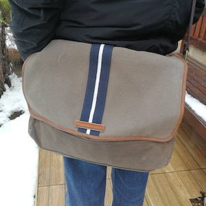 Vintage TOMMY HILFIGER LEATHER et sacs d&#39;épaule en toile , Strap Messenger Bag, Distressed Vintage Authentic , Hilfiger Crossbody Bag