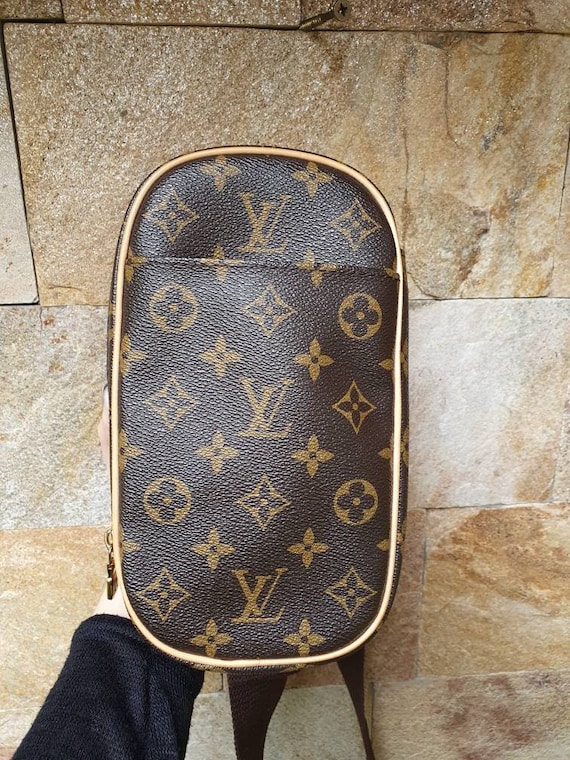 Vintage-Kosmetiktasche mit LV-Monogramm von Louis Vuitton, Frankreich