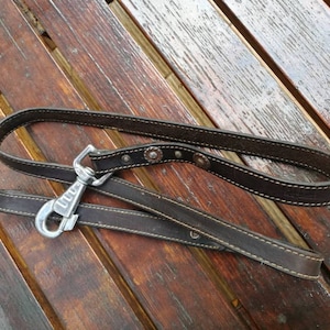 Dog Lead in Full Grain Leather. All-Weather Leads. Stitched leather dog lead Ferplast dog lead