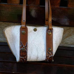 Small Leather Purse for Girls, Handmade Leather Pouch. Small Leather Purse. Leather Accessories. Small Handbag.