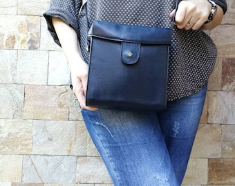 small leather travel purse