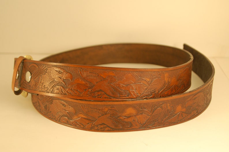 Eagle Embossed Oil Tan Leather Belt Brown - Cinto de Piel IMP-10347