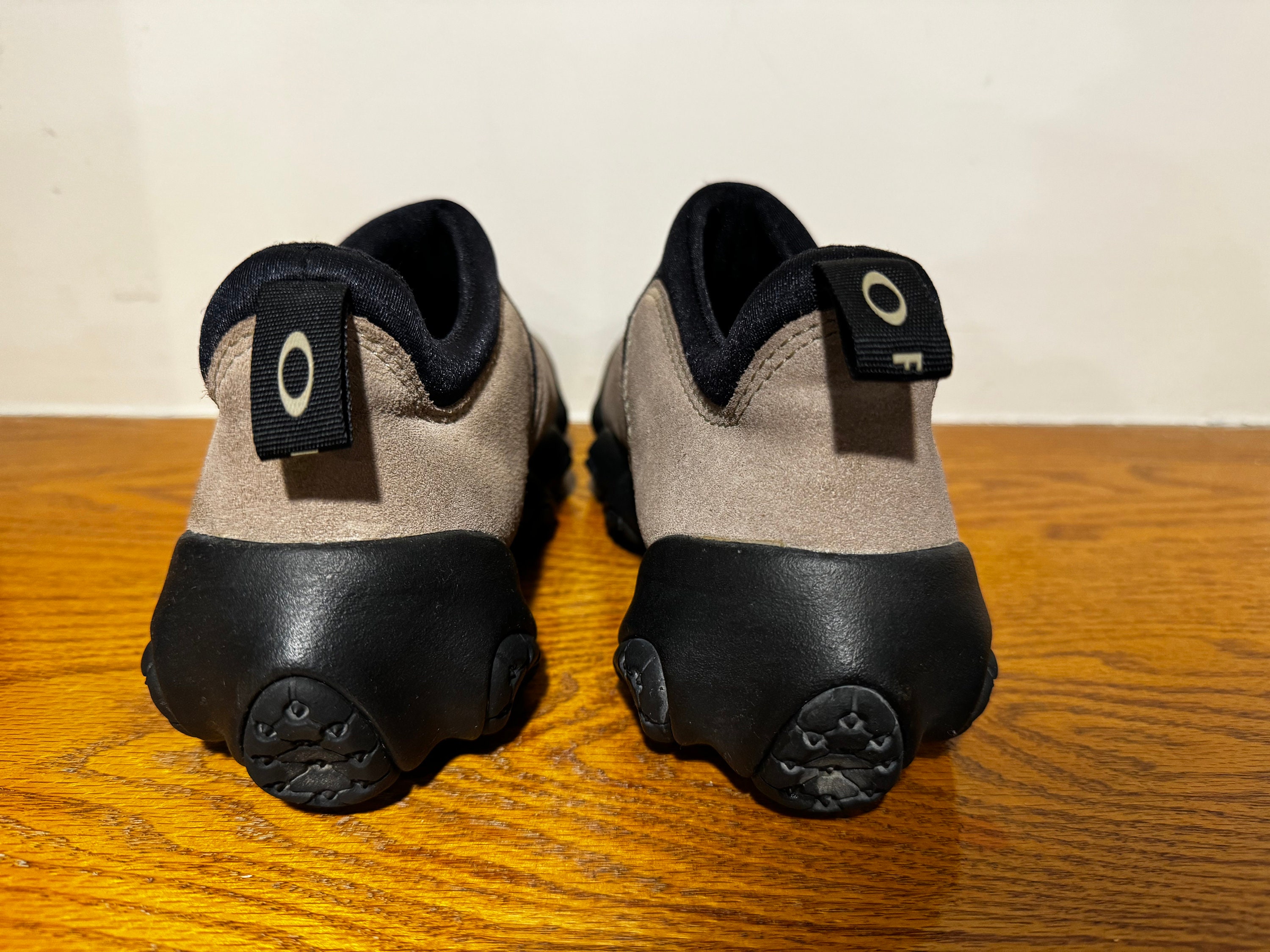 DeadStock 90s OAKLEY FLESH NET｜靴