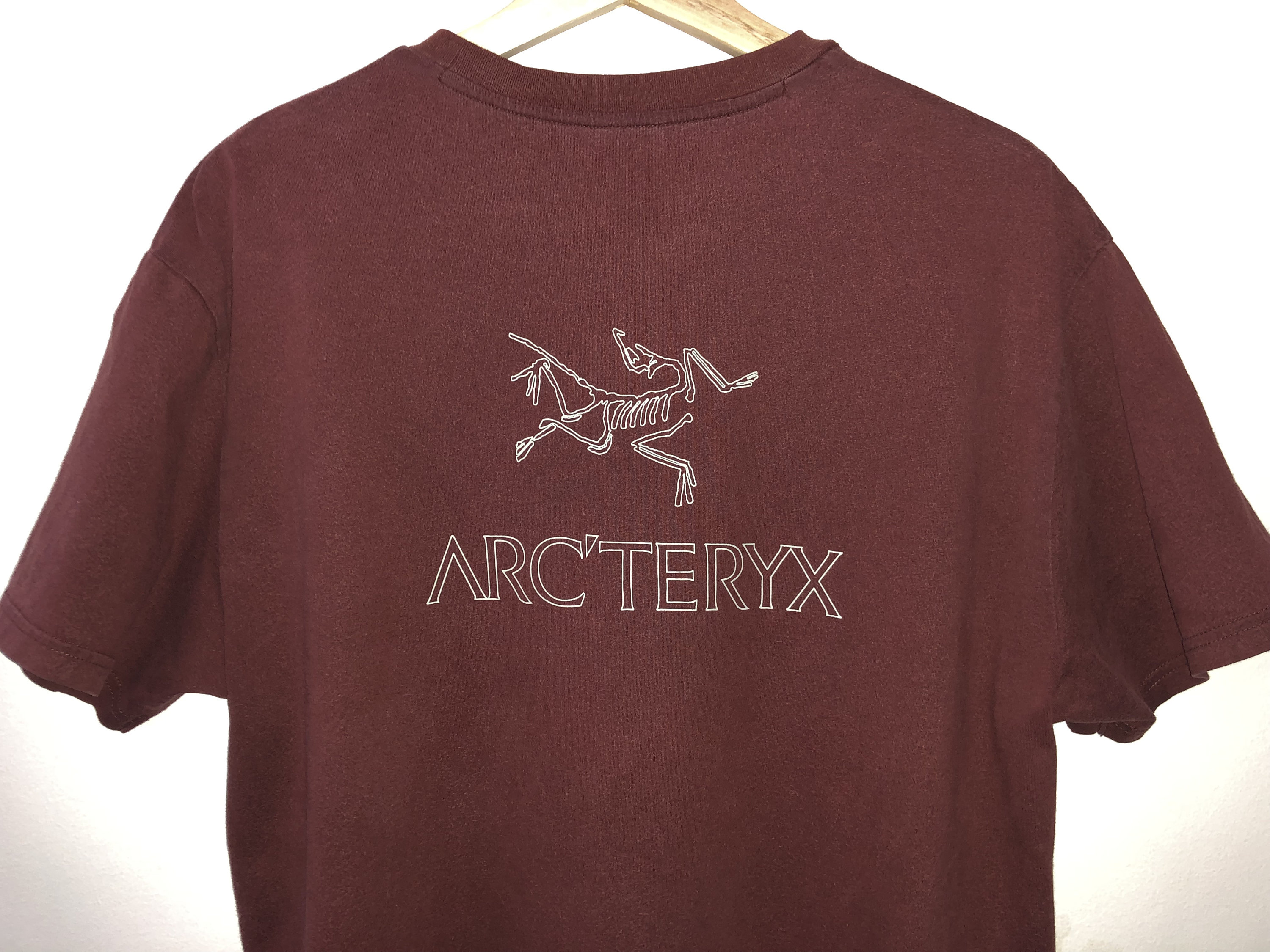 Vintage Arc'teryx Logo T-shirt Size XL Burgundy Tee Arcteryx