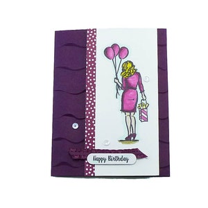 136-Joyeux anniversaire femme, fille, violet, blonde, volants, robe, cadeau, sac cadeau, ballons, épouse, ami, patron, sœur, collègue, spécial