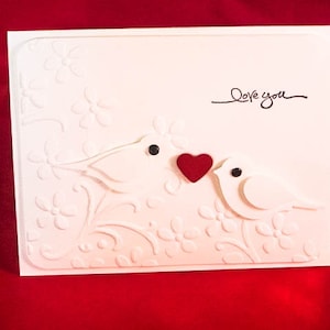 Cartão de aniversário e pássaros do amor de 40 anos, cartão de felicitações te amo, cartão de feliz aniversário branco de galhos em relevo, asas de pássaro branco de olhos pretos