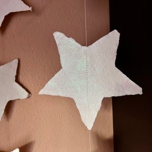 Ghirlanda di stelle di carta scintillante 150 cm, stelle di carta fatte a mano da decorazioni per finestre in bianco